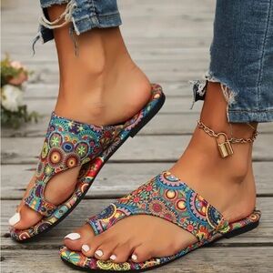 Womens Boho Colorful Arabesque Print Toe Loop Slip-On Sandal